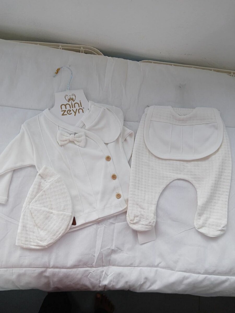 Ensemble élégant bébé blanc