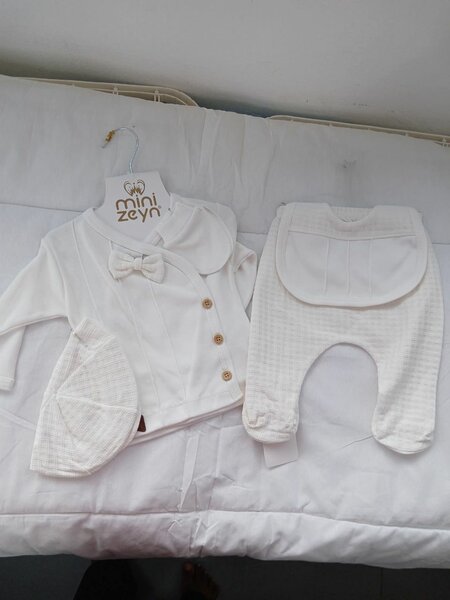 Ensemble élégant bébé blanc