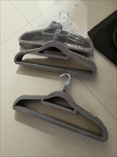 Вешалки для одежды.Прочные-в упаковке 10шт.Цвет серый