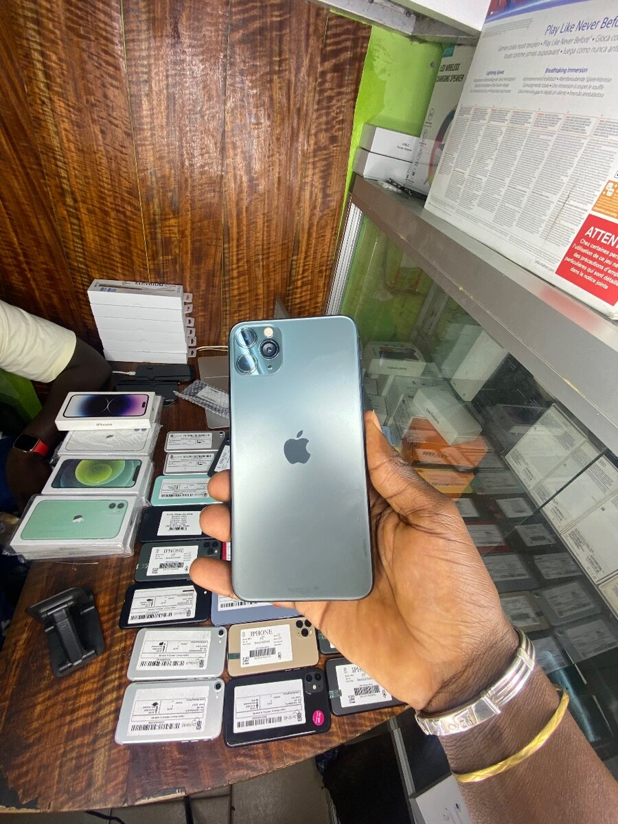 iPhone 11 pro max 64giga