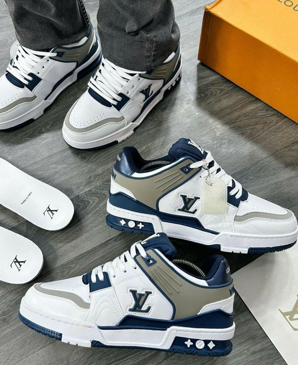 LOUIS VUITTON CLASSIC