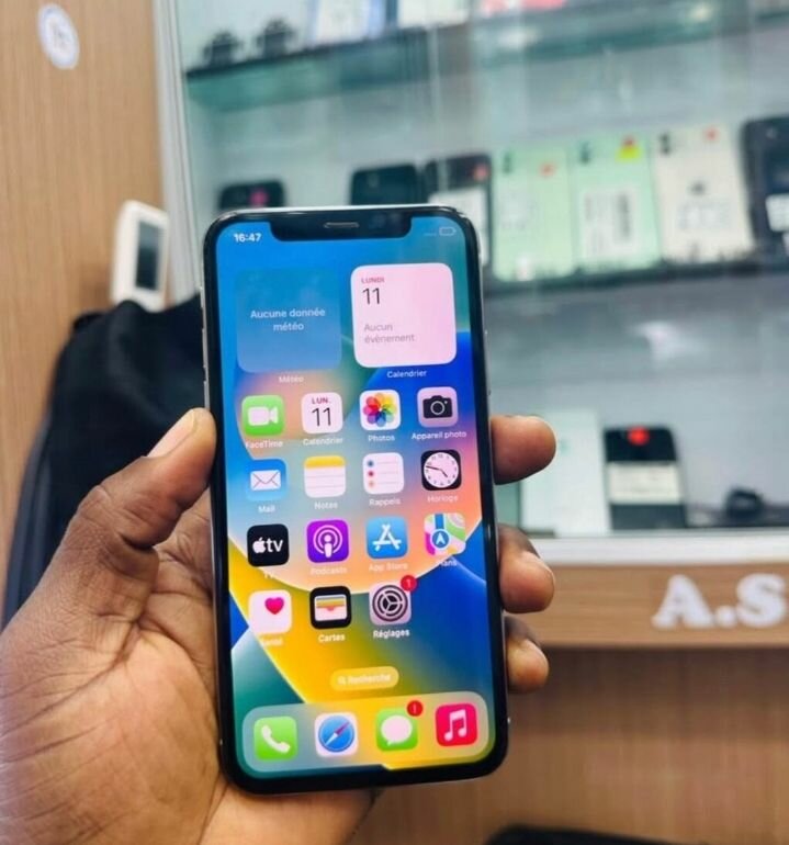 iPhone X simple casi neuf