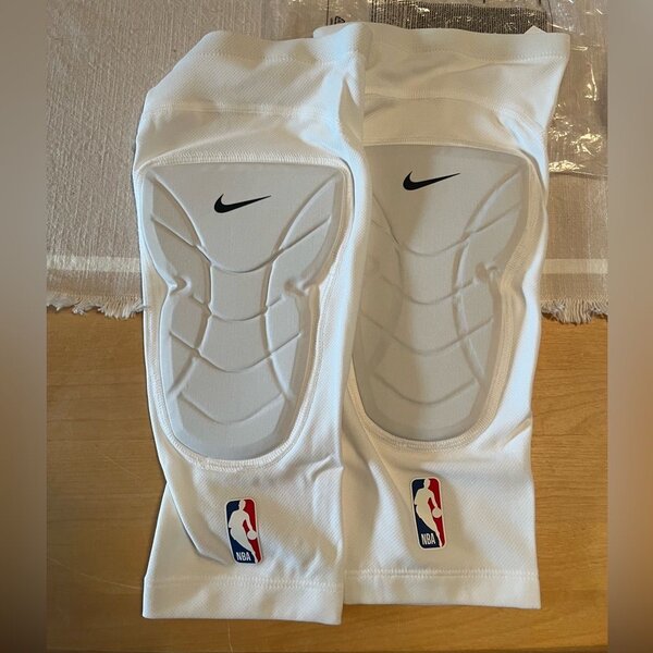 Genouillères de sport Nike