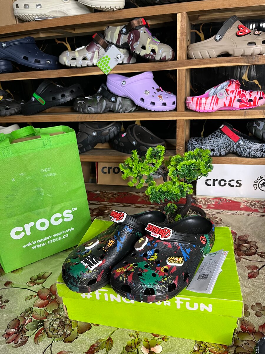 NOUVEAU CROCS AVENGERS