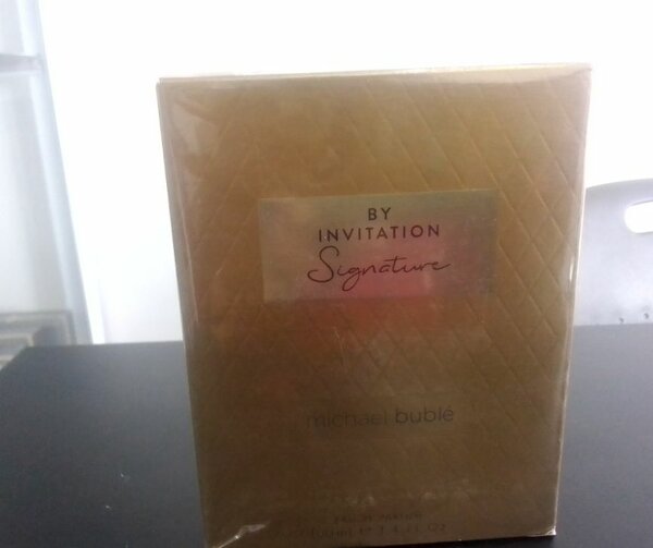 BY INVITATION Signature perfume