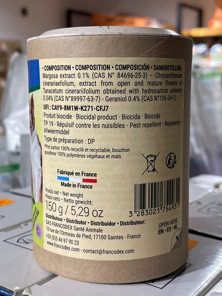 Poudre insectifuge chien chat