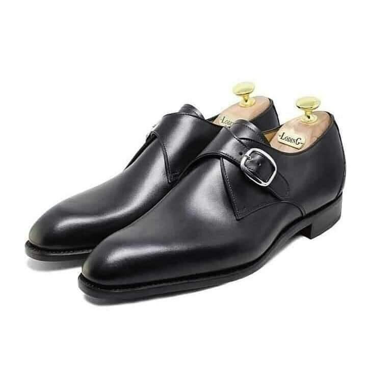 Chaussures habillées en cuir noir