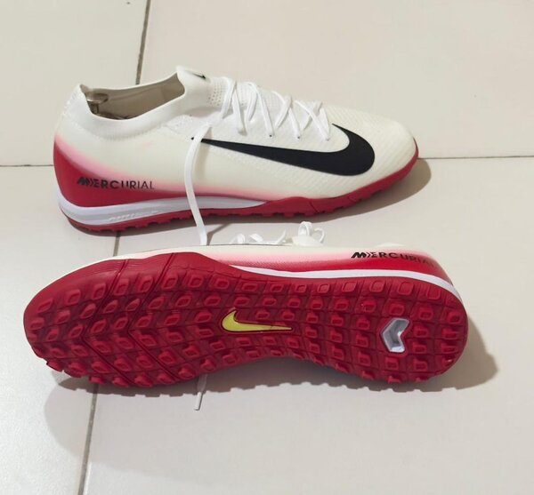 Chaussures de foot Nike Mercurial