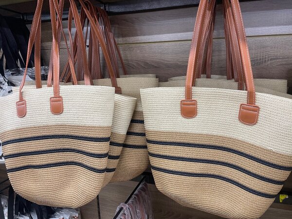 Sac cabas en paille tressée chic