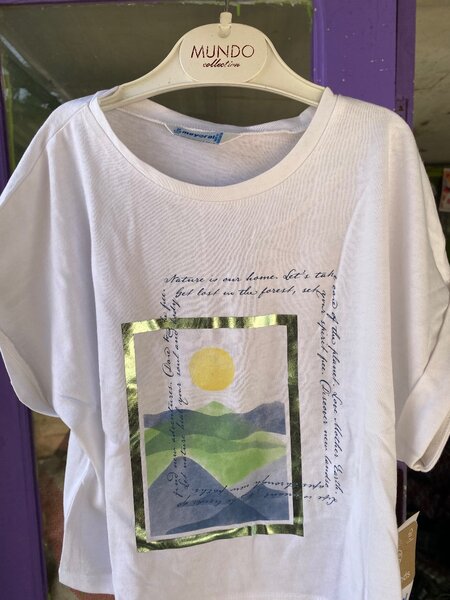 T-shirt blanche imprimée moderne