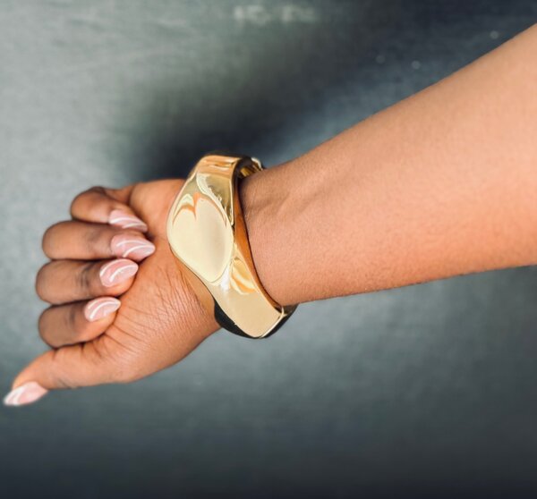 Gold bangle