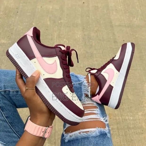 NIKE AIRFORCE CLASSIC