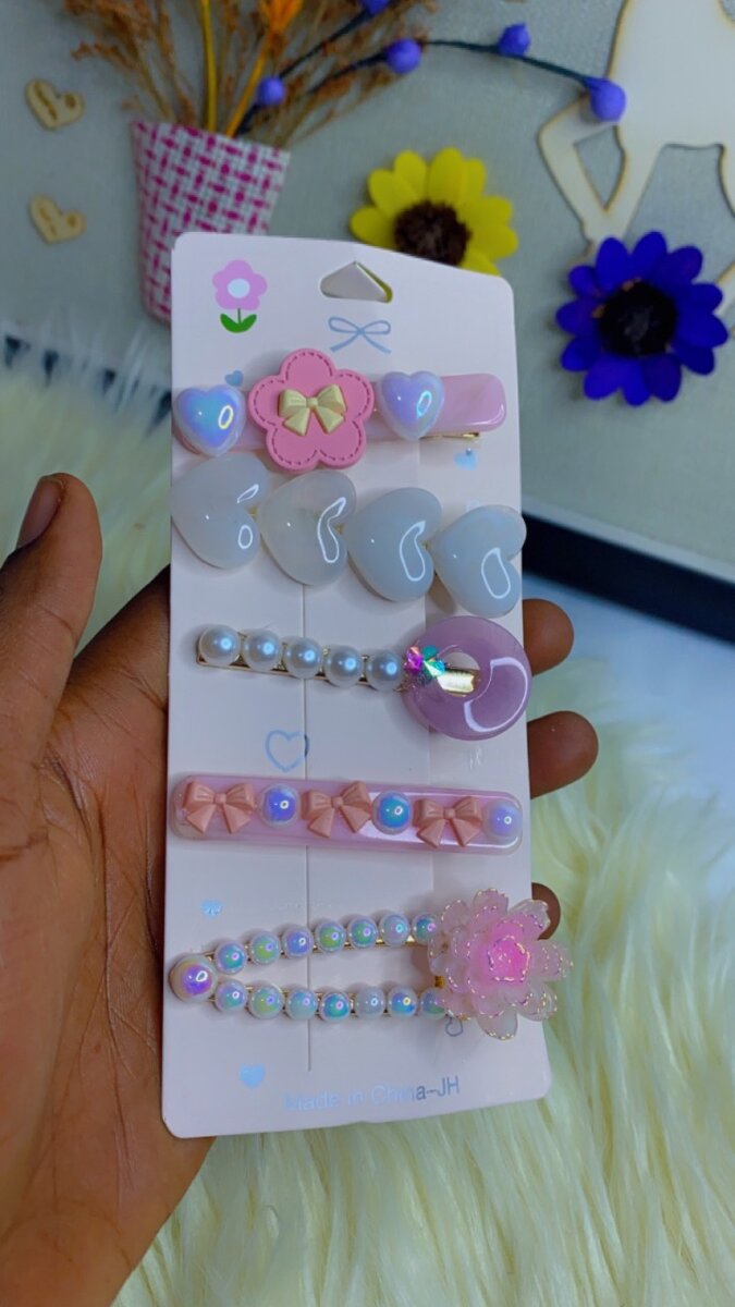 Hair clips