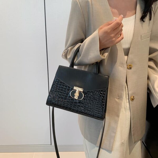 High quality and fashionable trapezoidal women's bag