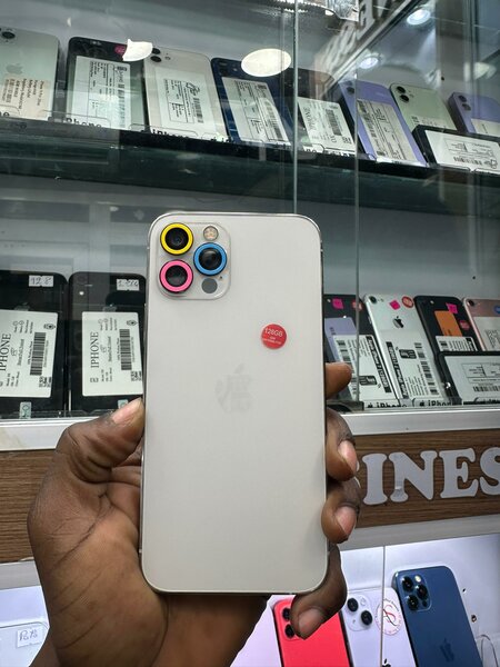 12 pro 128Go tout dorigine