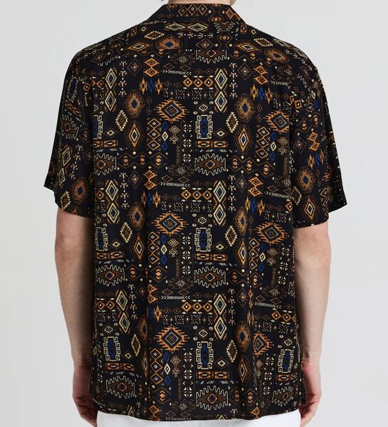 Chemise à motifs ethniques homme
