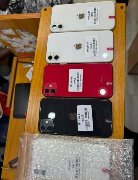 *CERTIFIED UK  USED IPHONE 11 64GB/ 128GB