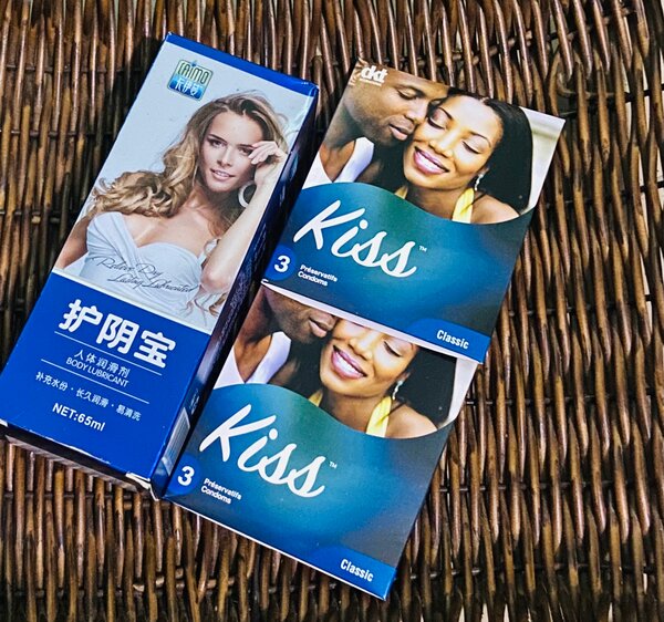 1 Lubrifiant + 12 Préservatifs