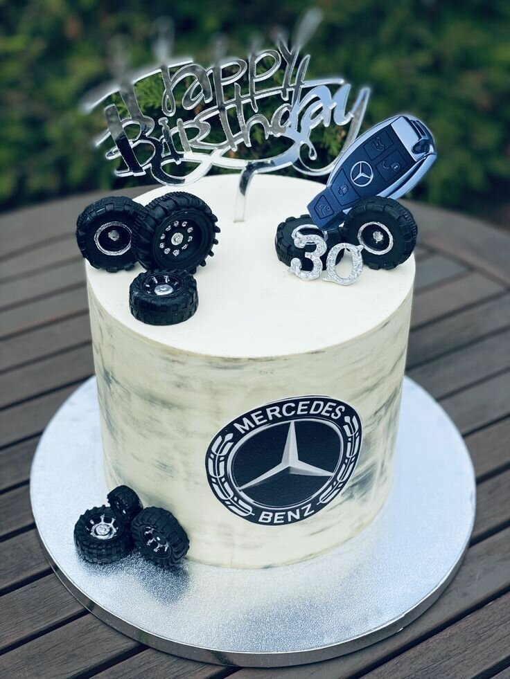 Car themed cake