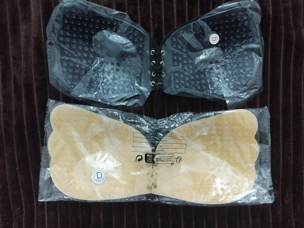 Soutien-gorge invisible adhésif