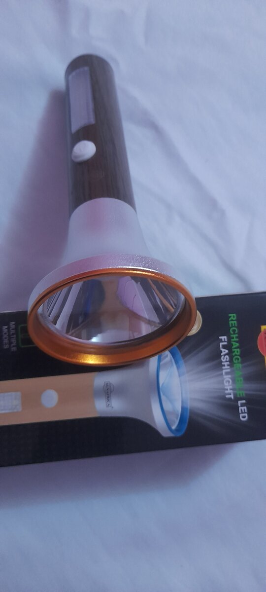 Lampe Torche LED Rechargeable