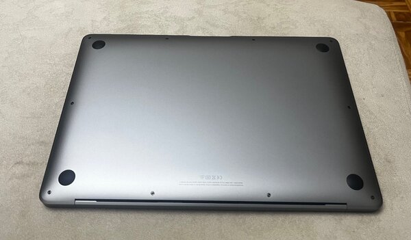 Apple Macbook Air 13.3 (2020)