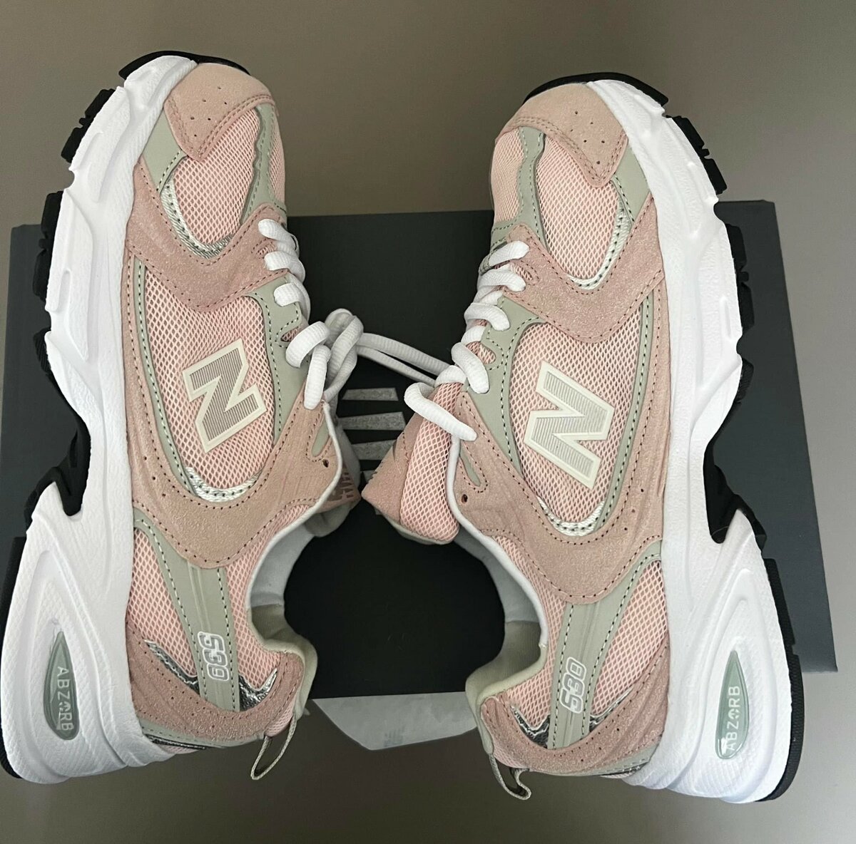 New Balance 530 Sneakers Boxed