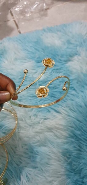 Bracelet en spirale dorée