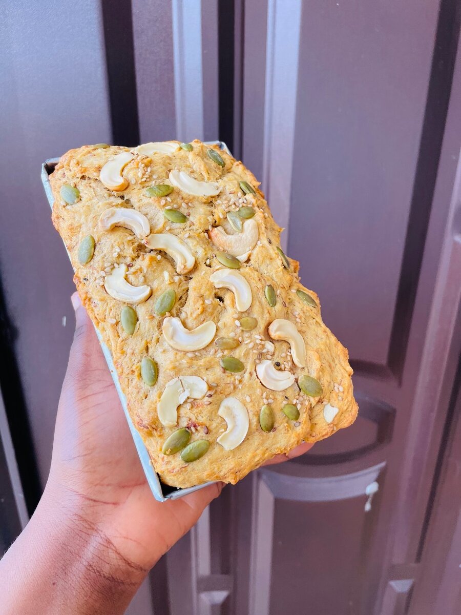 Cashew nuts and pumpkin seeds banana bread