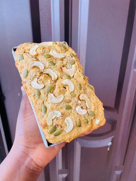 Cashew nuts and pumpkin seeds banana bread