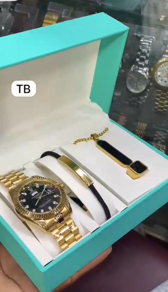 Complet homme montre, bracelet, chaine, bague