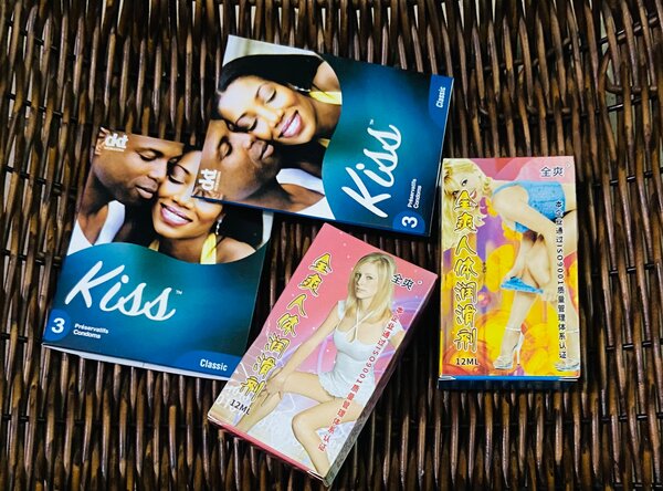 6 Préservatifs + 2 Lubrifiants