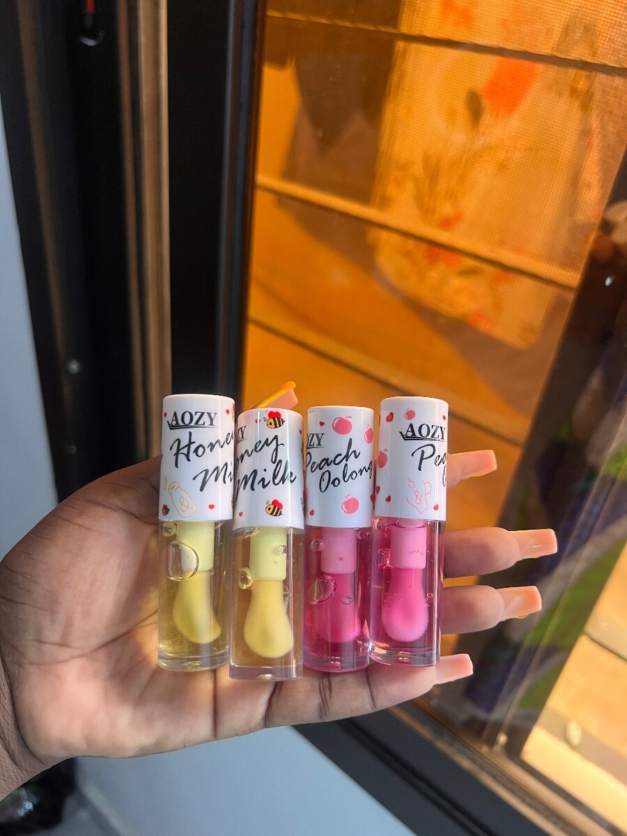 4 Gloss à Lèvres Parfumé