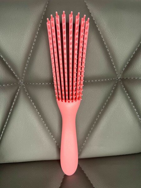 Flexible Detangling Brush