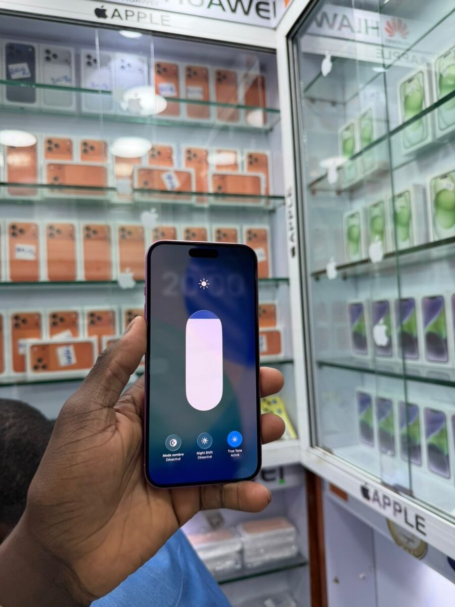 16 plus 128 Go message caméra