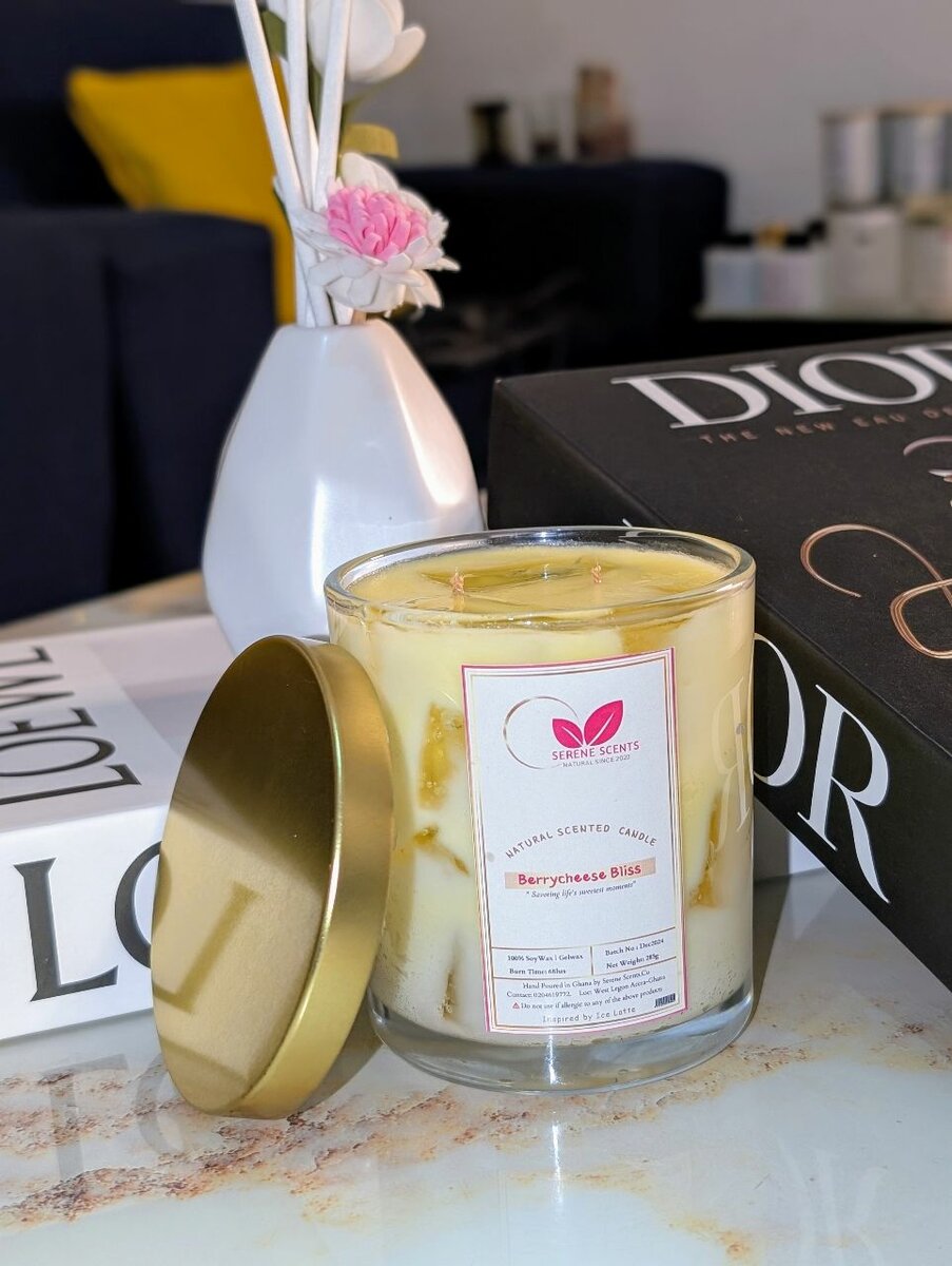 HANDMADE SCENTED CANDLE (BERRYCHEESE BLISS CANDLE) (300g)