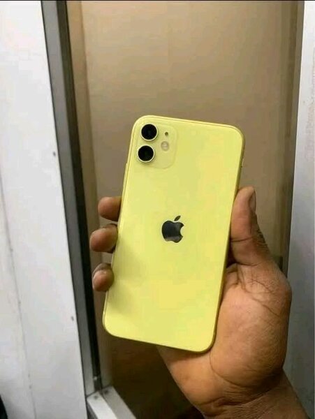 Apple iPhone 11 Jaune 64 Go