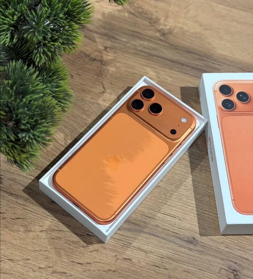 Smartphone orange pliable