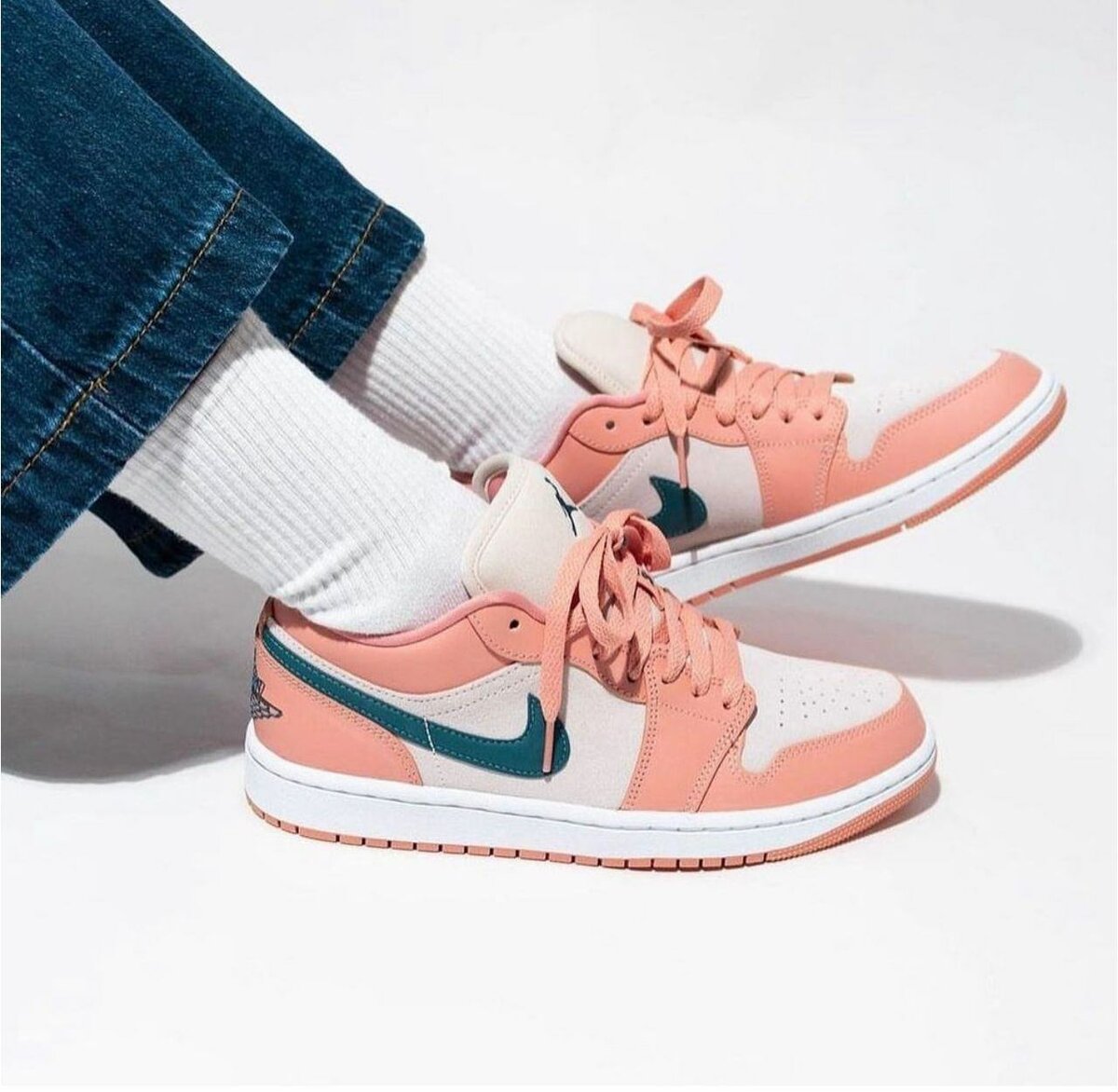 Jordan 1 Low Light Madder