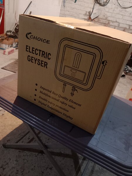 Electric water heater geezer