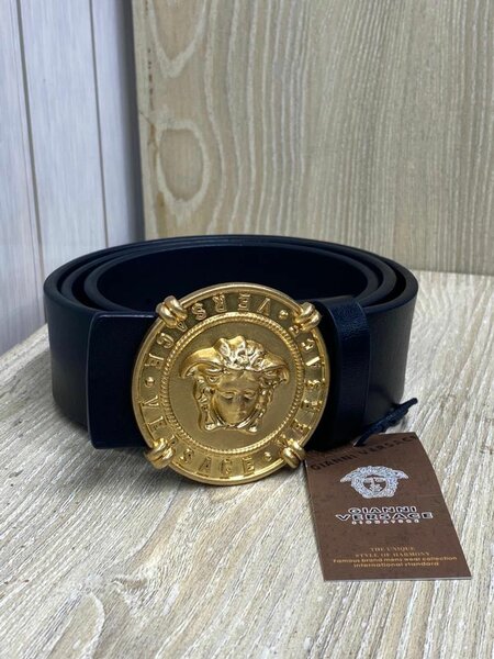 Ceinture en cuir avec boucle décorative