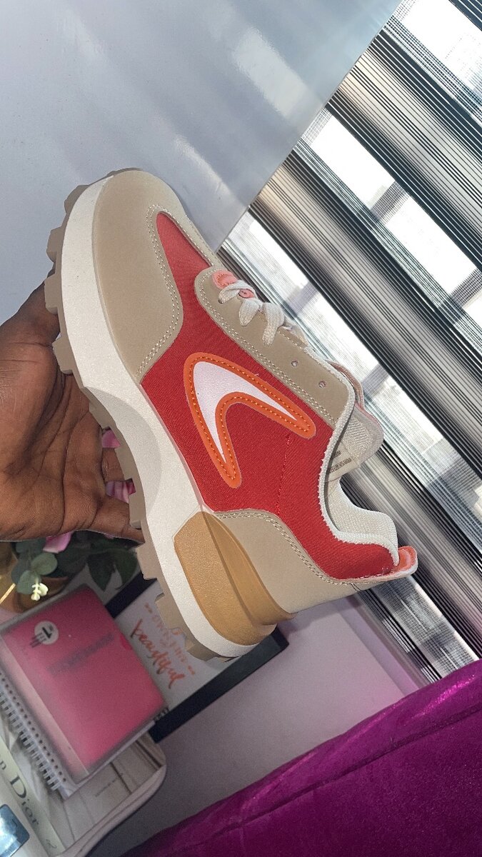 Both men and women original sneaker