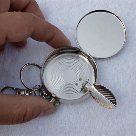 Mini pocket ashtray