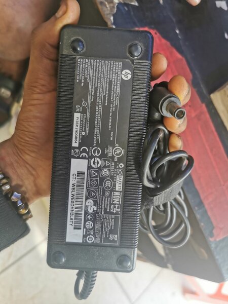 Hp charger 18.5v 6.5A 120w