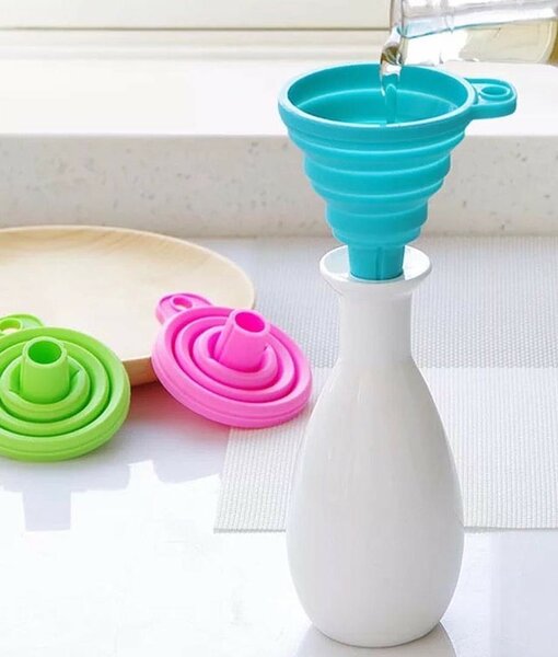 Foldable funnel