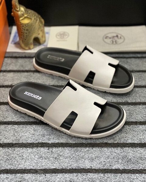 Sandales en cuir stylées