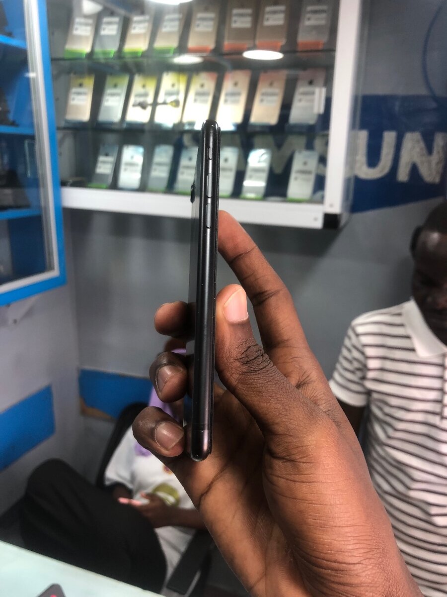 iPhone Noir 64GB Débloqué