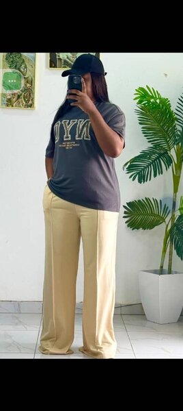 Pantalon beige élégant femme