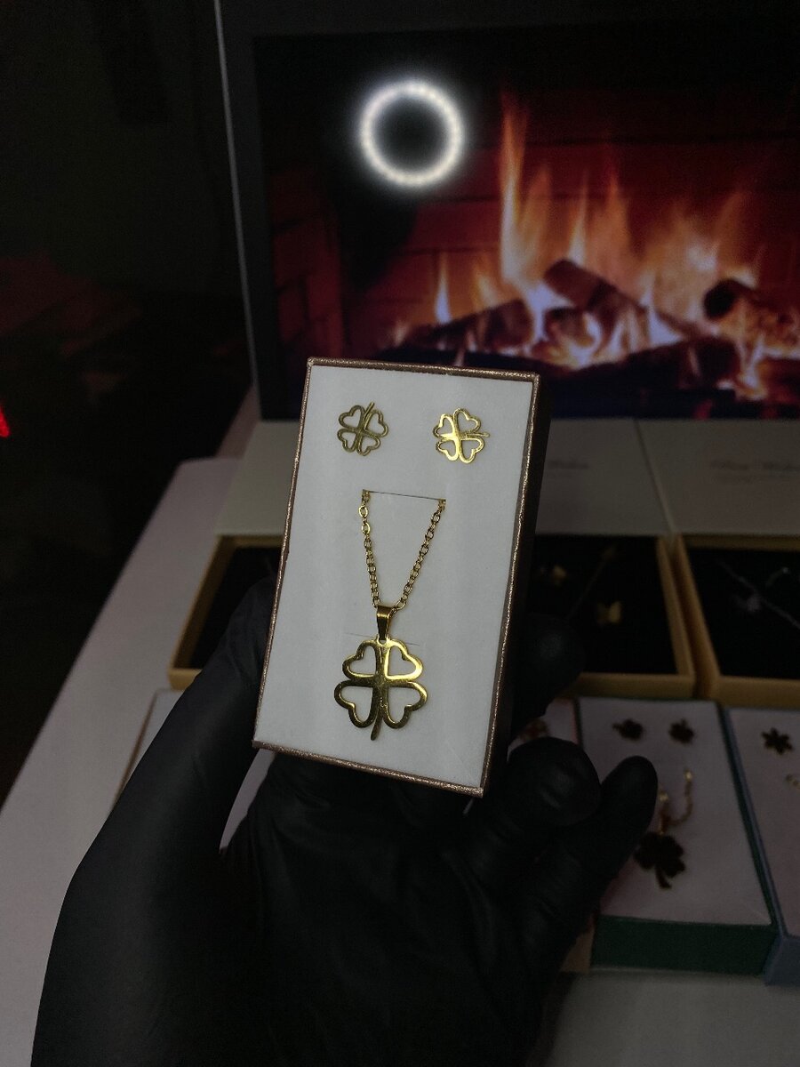 Parure Collier et Boucles Trèfle