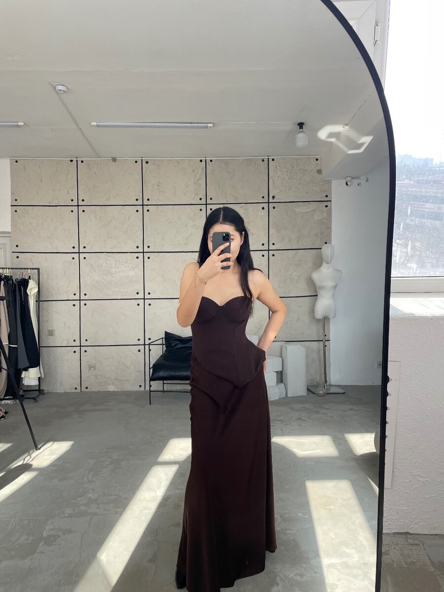 Атласная юбка и корсет